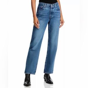 Levi’s • 501 Straight Jeans